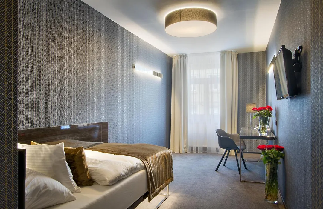 Hotel Mucha-1