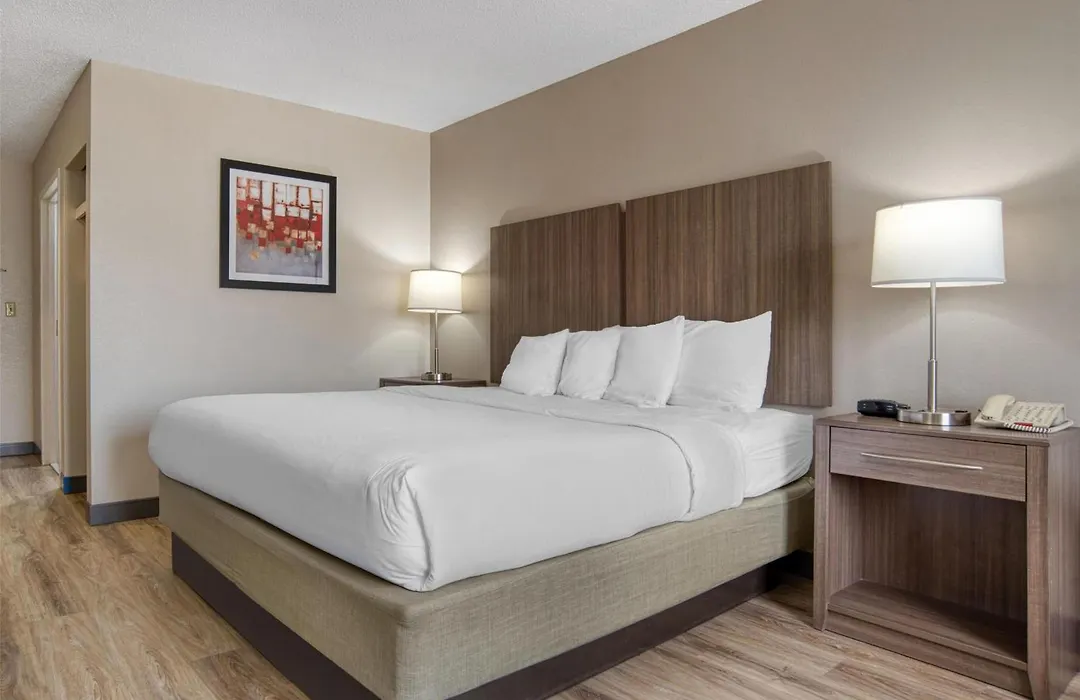 Best Western Plus Philadelphia-Choctaw Hotel And Suites-1