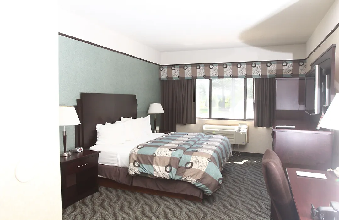 Days Inn & Suites By Wyndham Rochester Hills Mi-1
