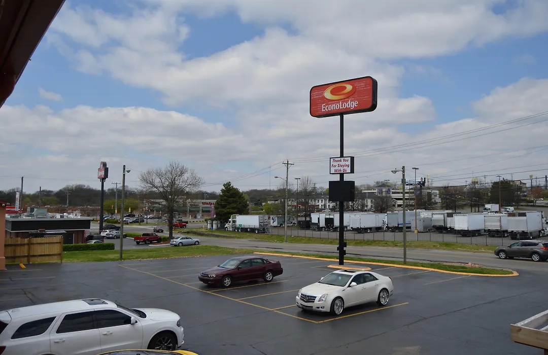 Econo Lodge Nashville North-1