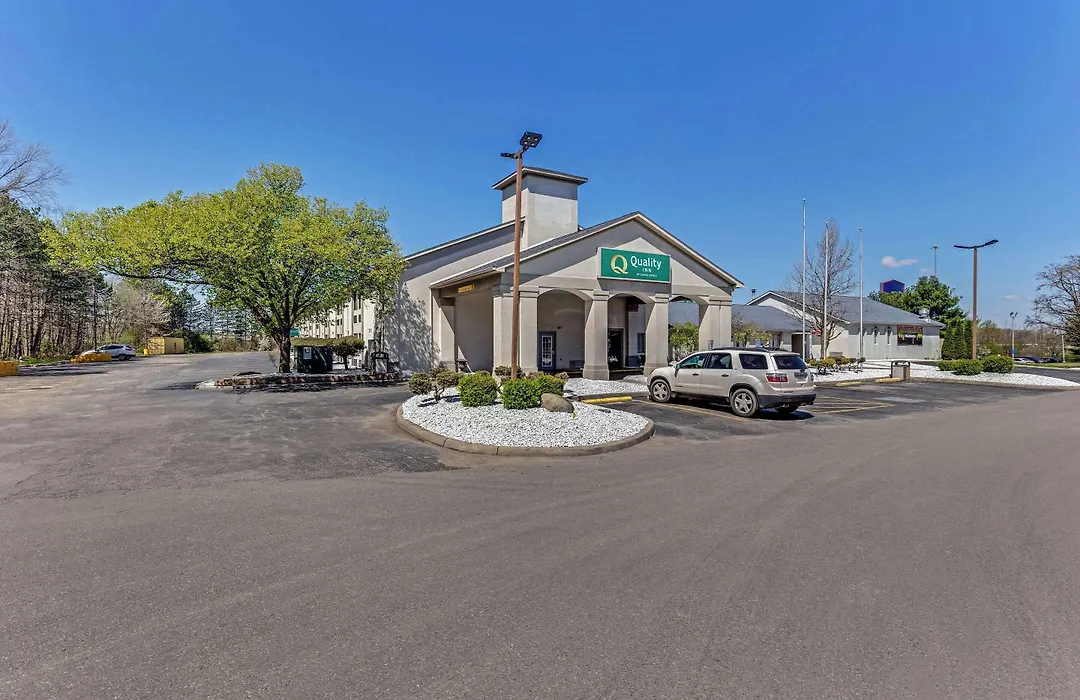 Quality Inn Austintown-Youngstown West-1