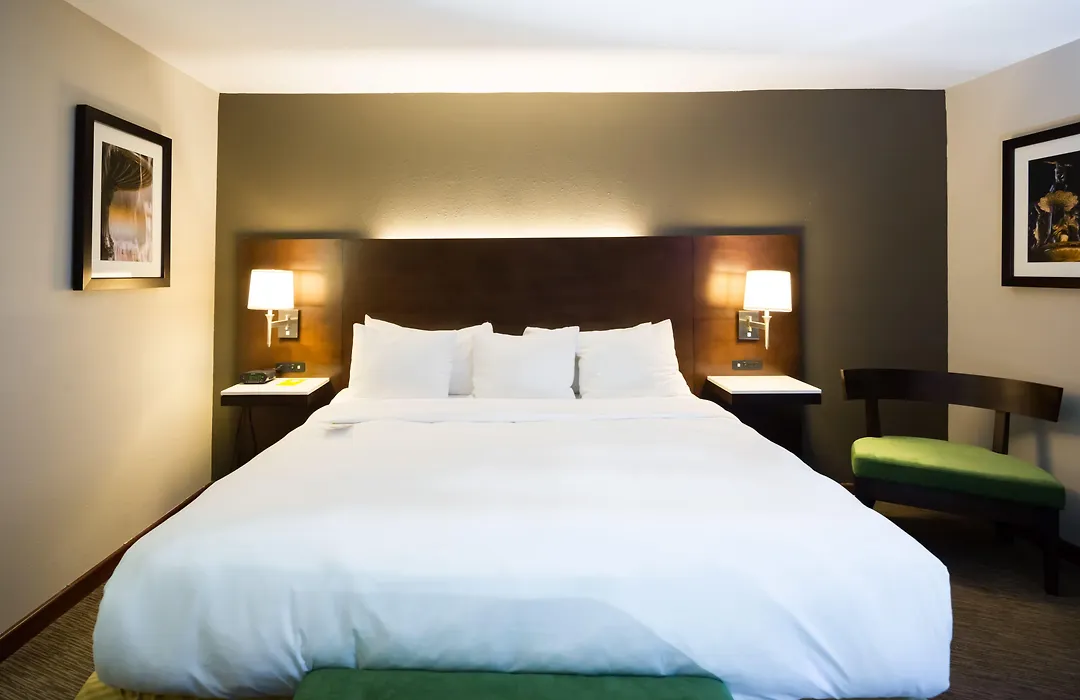 Radisson Hotel Cincinnati Riverfront-1