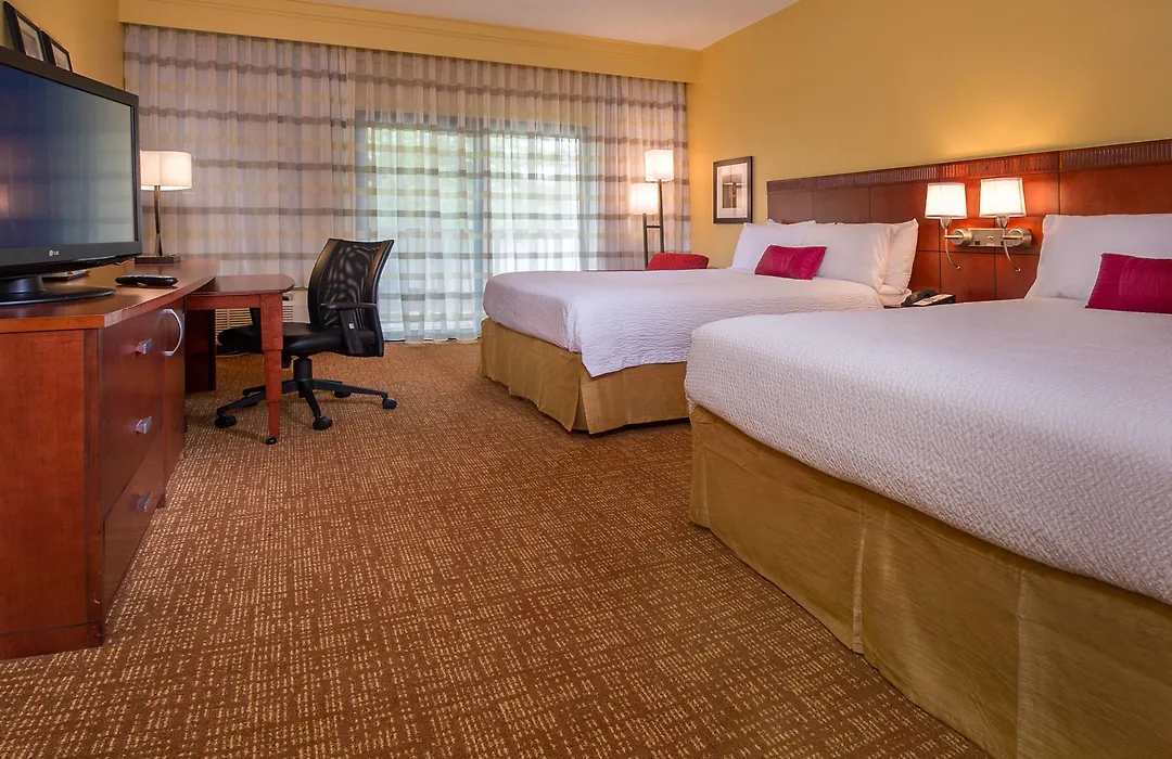 Courtyard By Marriott Richmond West-1
