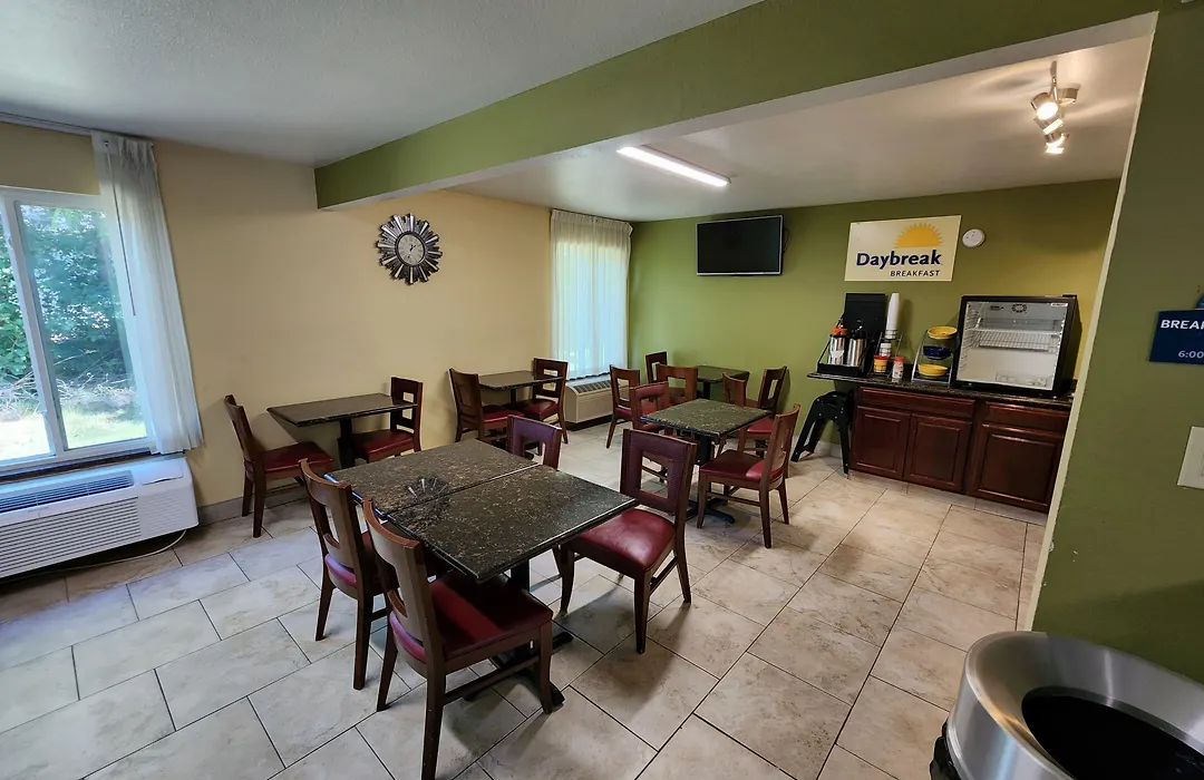 Days Inn By Wyndham Springfield-1