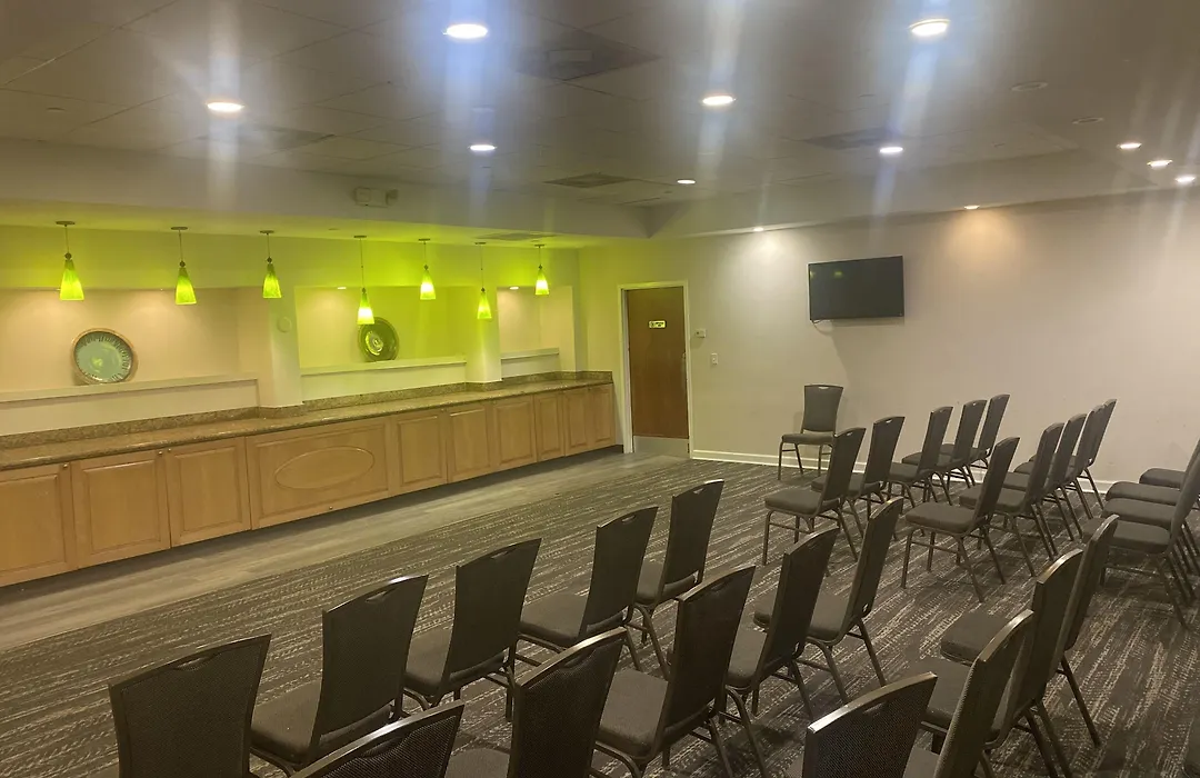 Ramada By Wyndham West Palm Beach Airport-1