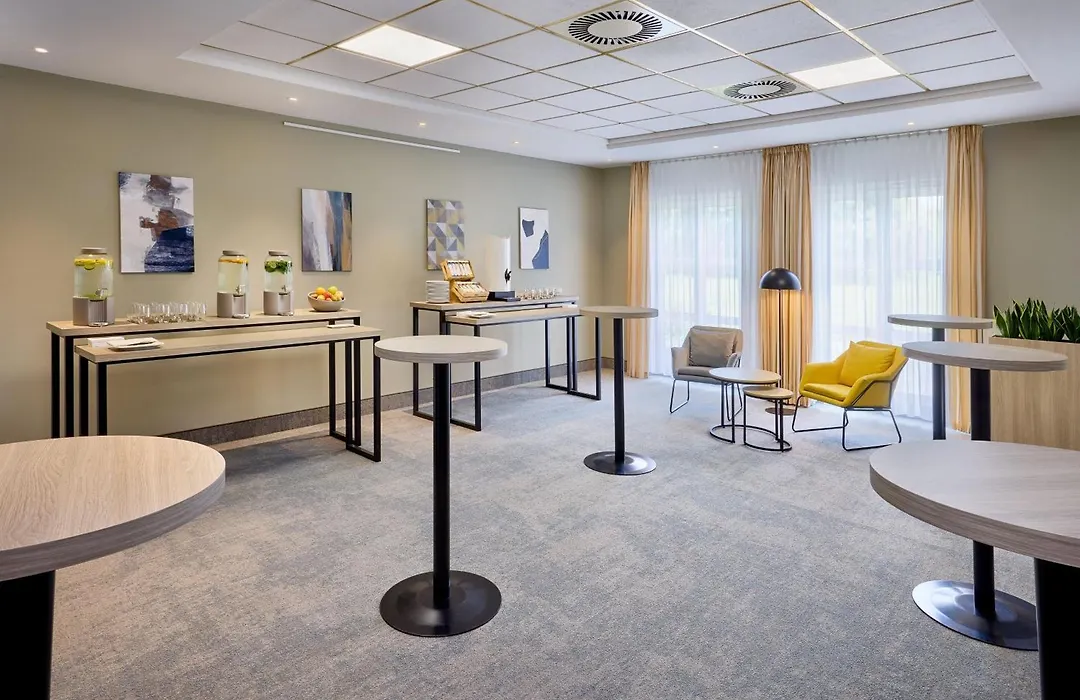 Courtyard By Marriott Magdeburg-1