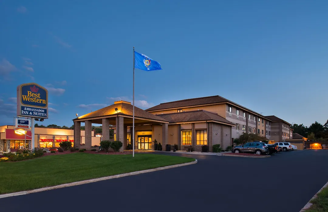 Best Western Ambassador Inn & Suites-1