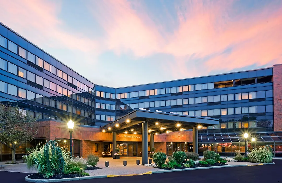 Crowne Plaza Edison By Ihg-1