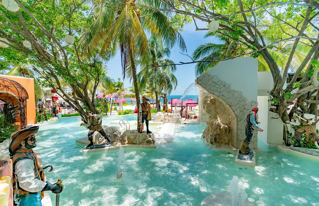 Oasis Palm-1