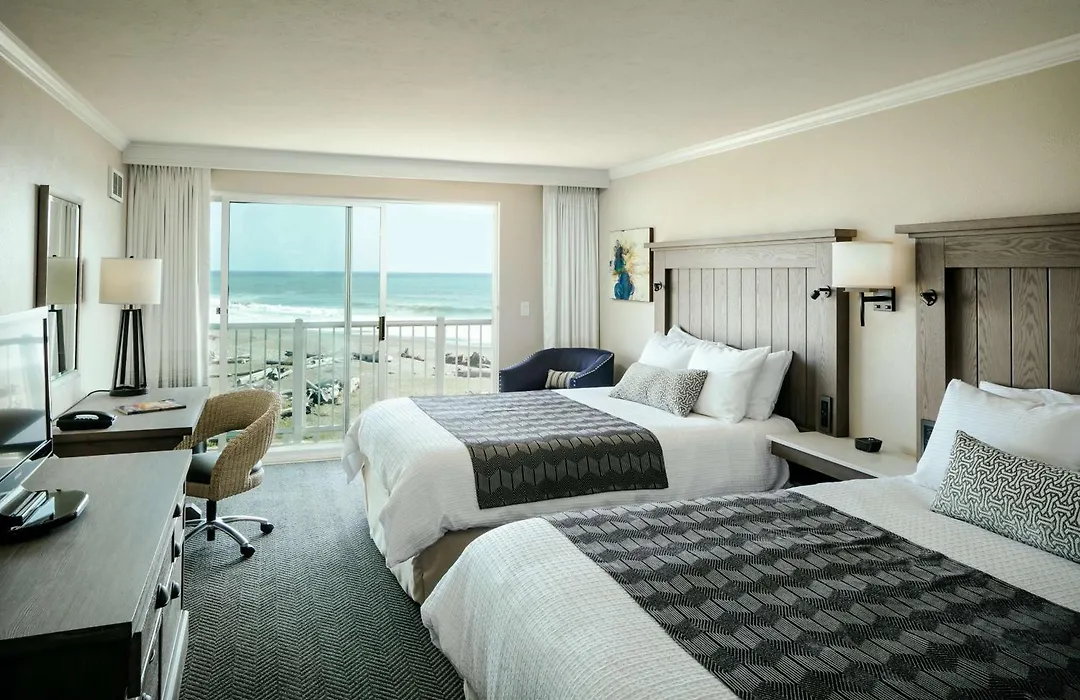 Beachfront Inn-1