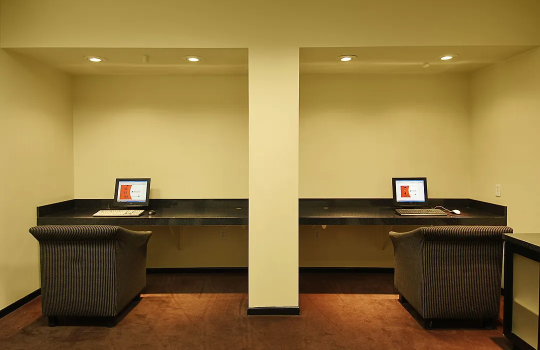 Ramada Plaza By Wyndham West Hollywood Hotel & Suites-1