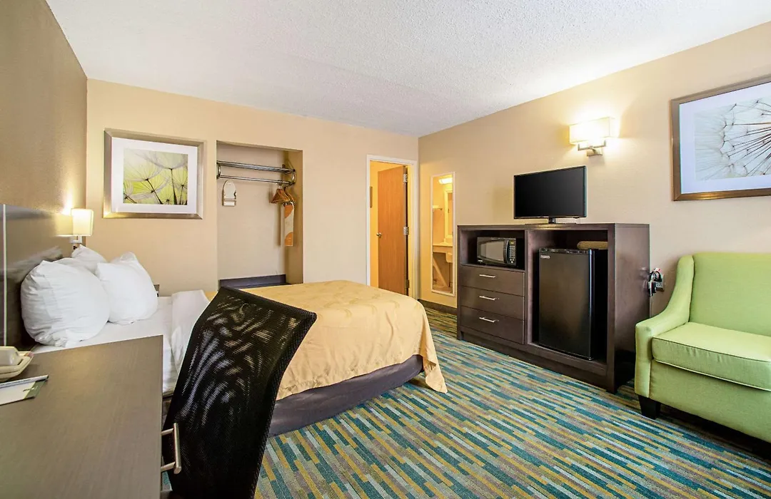 Quality Inn Near Six Flags St. Louis-1