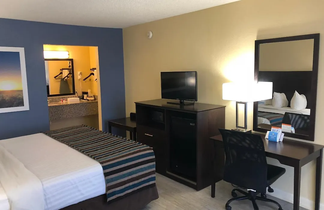 Days Inn By Wyndham Natchez-1