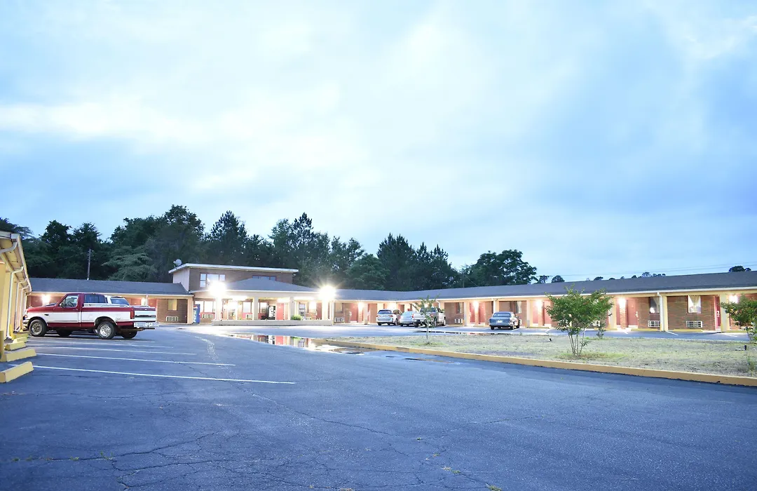 Rodeway Inn Swainsboro-1