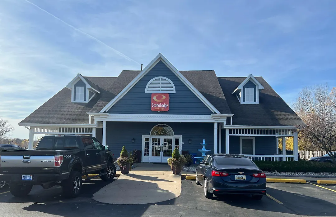 Econo Lodge & Suites Grand Rapids Airport-1
