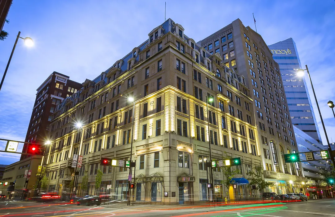 The Cincinnatian Curio Collection By Hilton-1