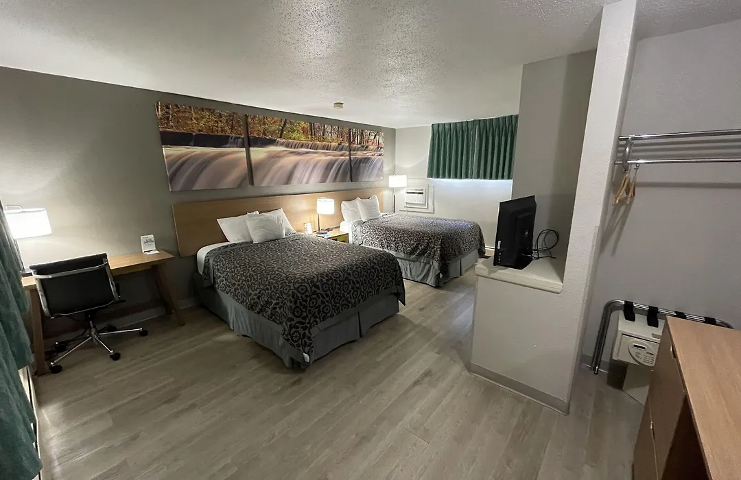 Days Inn By Wyndham Alpena-1
