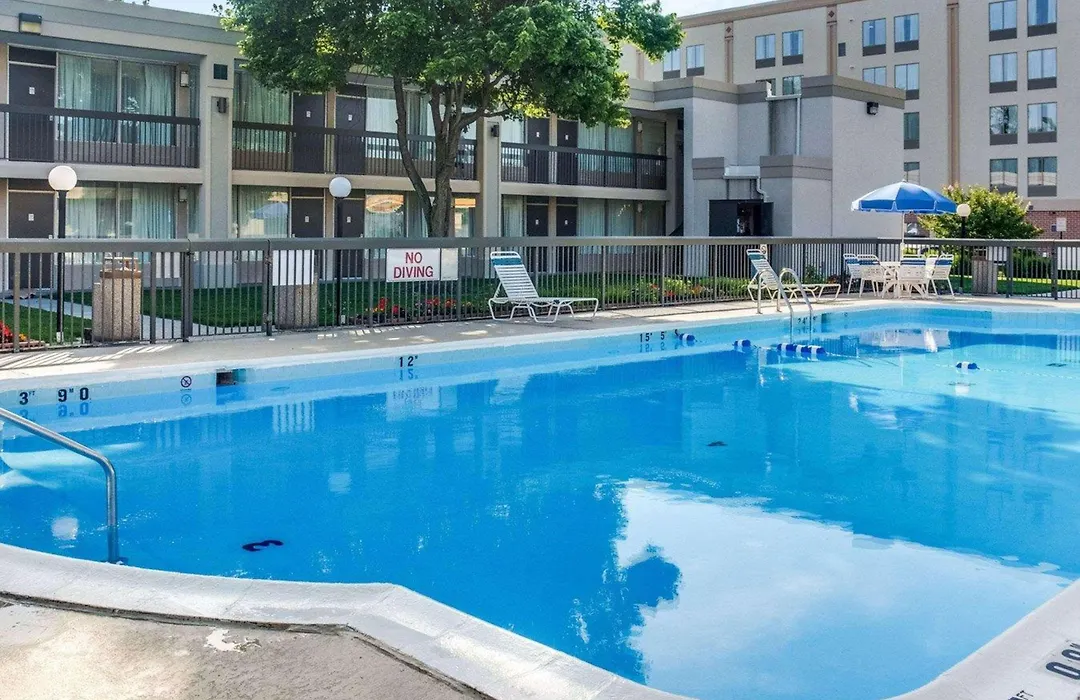 Clarion Inn-1