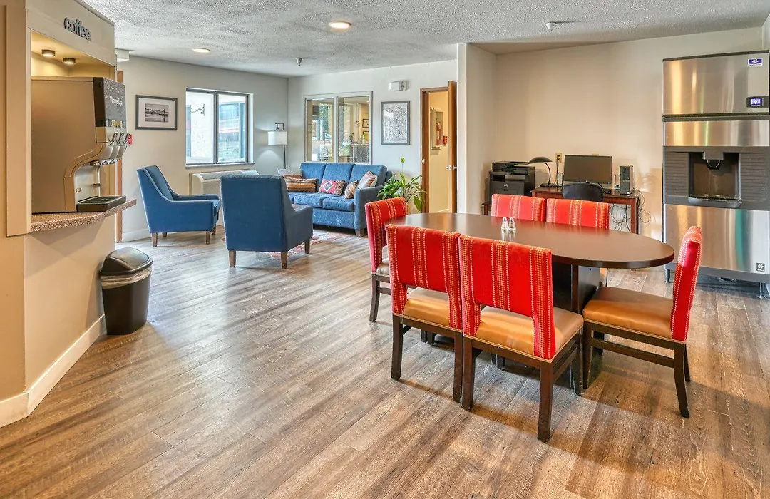 Yellowstone River Inn & Suites-1