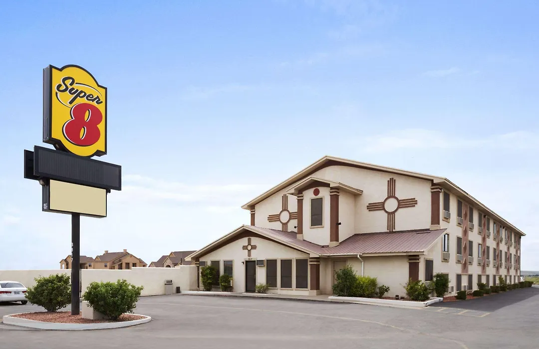 Super 8 By Wyndham Carlsbad-1