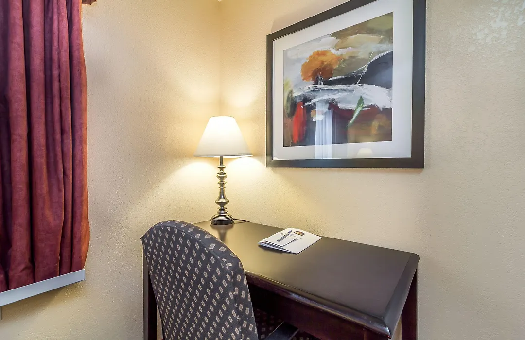 Baymont By Wyndham Kansas City Ku Medical Center-1