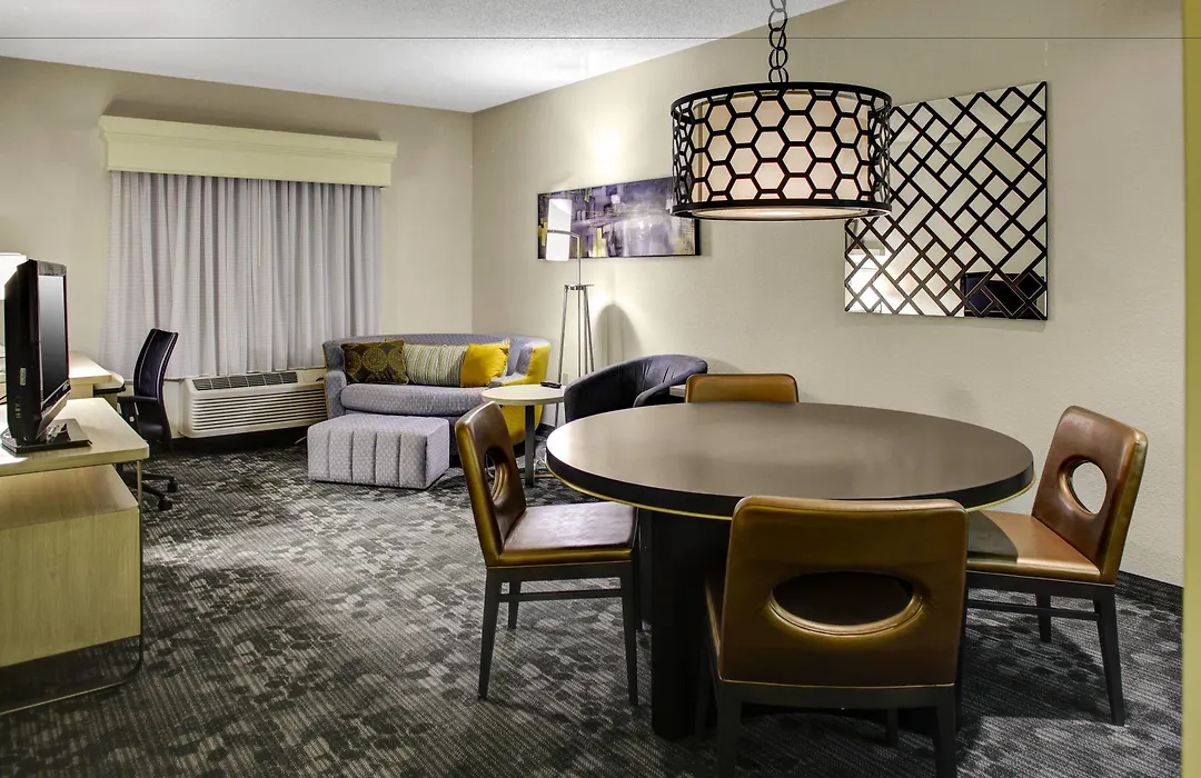Courtyard By Marriott Columbus Downtown-1