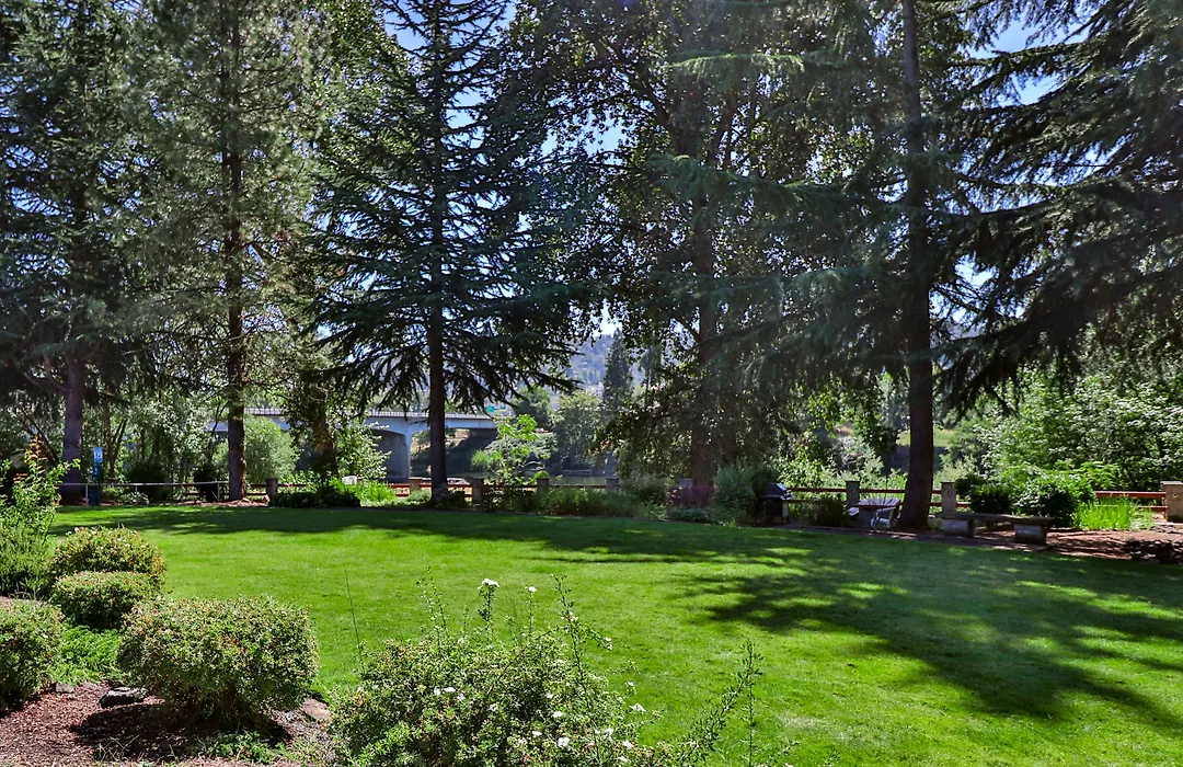 Riverfront Inn Roseburg-1