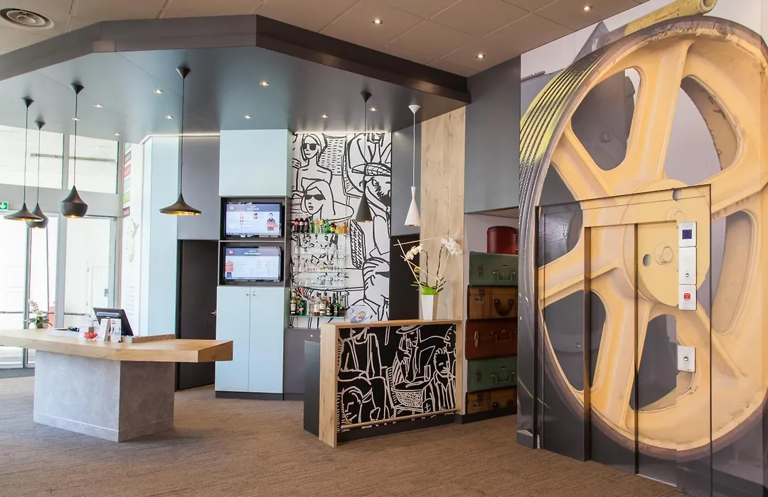 ibis Poitiers Centre-1