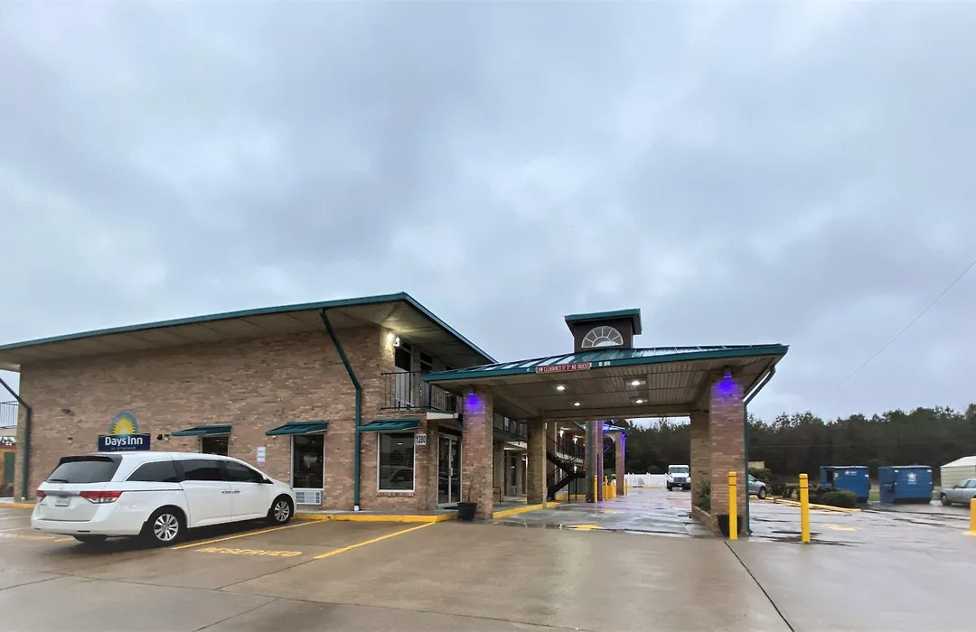 Days Inn By Wyndham Forest-1