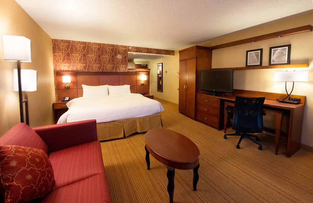 Courtyard By Marriott Canton-1
