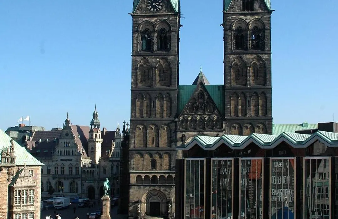 H+ Hotel Bremen-1