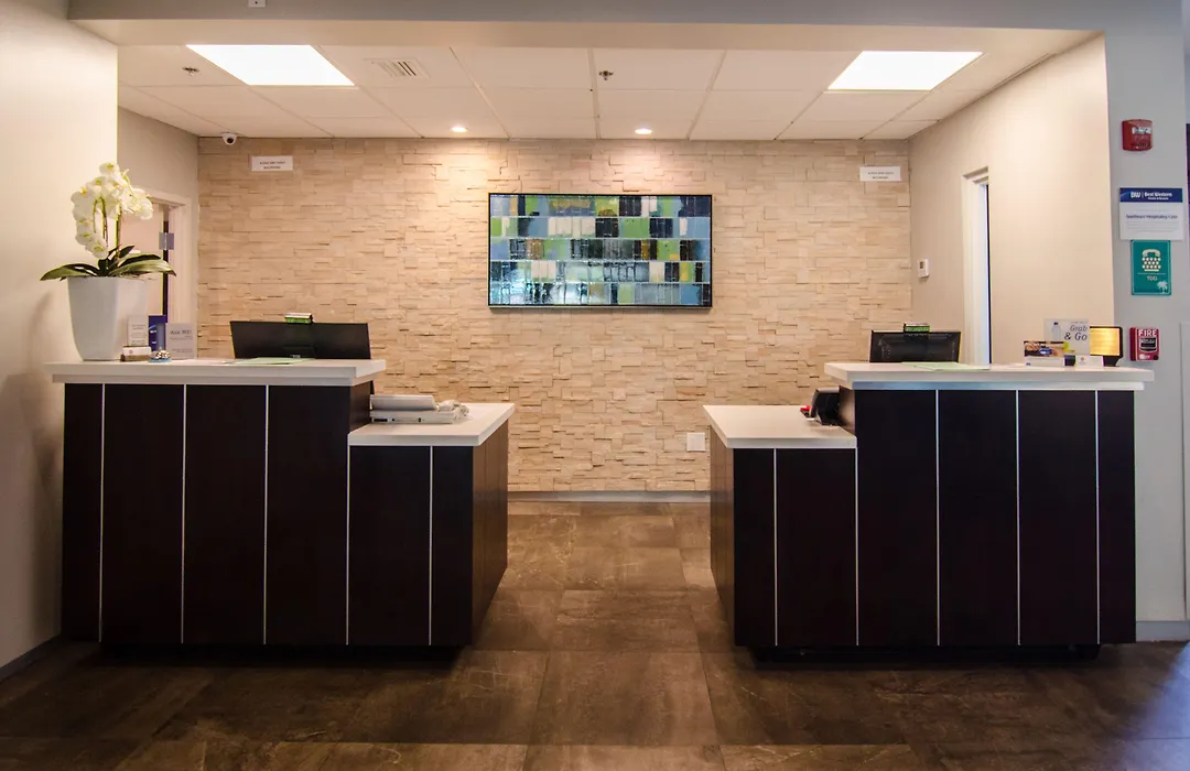 Best Western Plus Oceanside Inn-1
