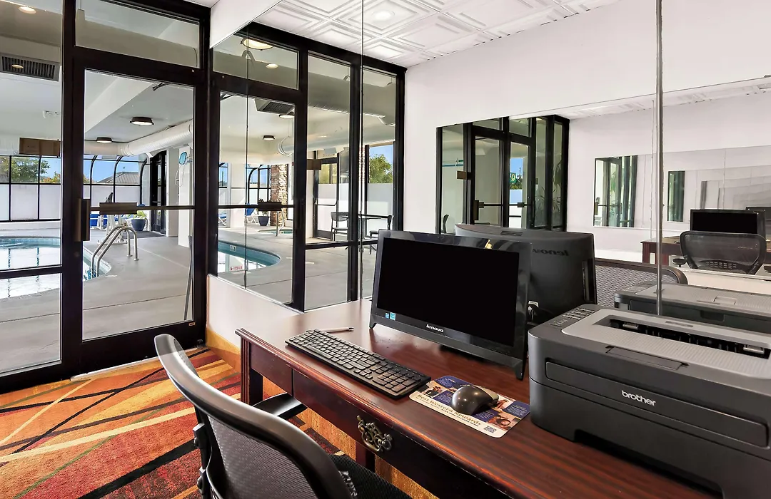 Best Western Knoxville Suites - Downtown-1