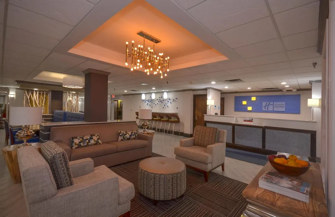 Holiday Inn Express & Suites Fayetteville University Of Arkansas Area By Ihg-1