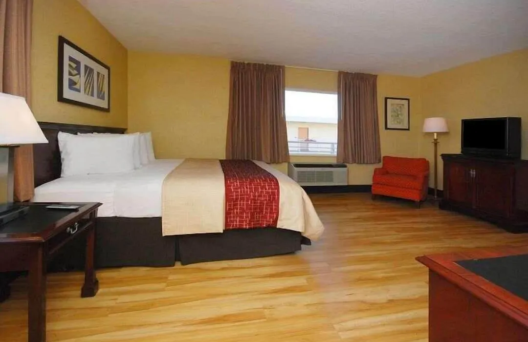 Baymont By Wyndham San Diego Downtown-1
