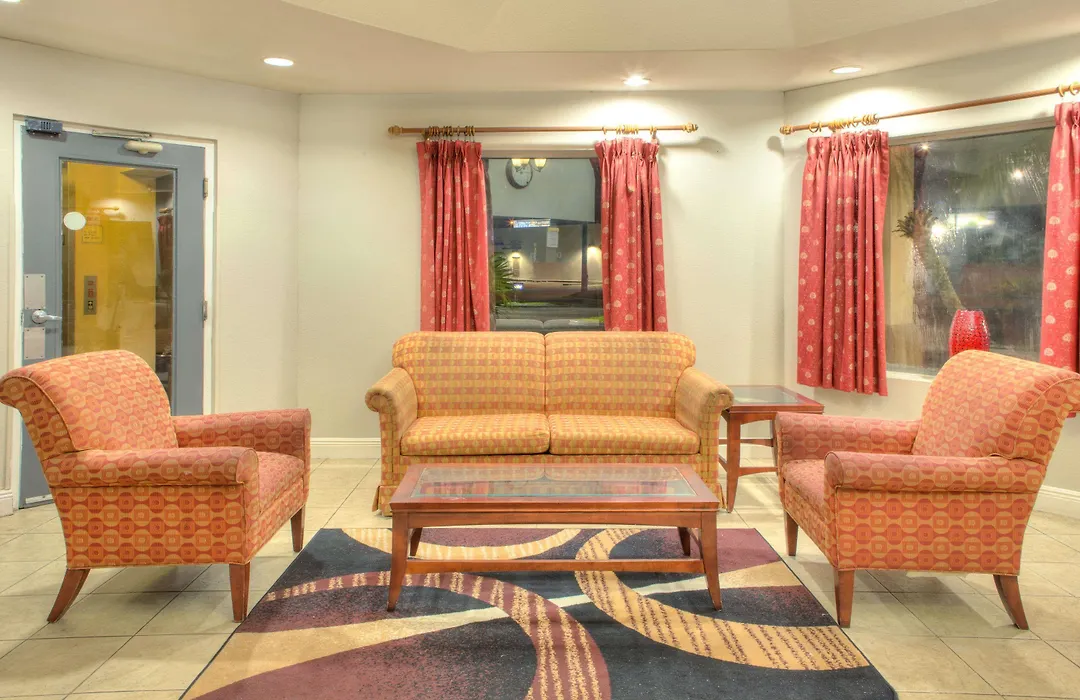 Days Inn By Wyndham Gulfport-1