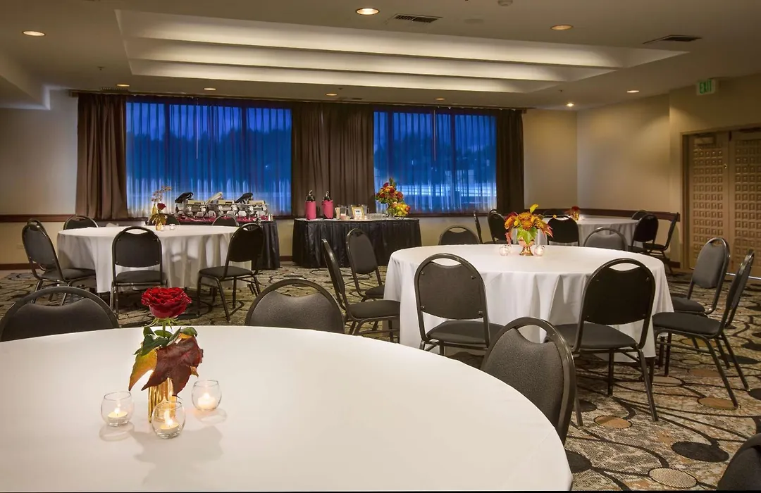 Red Lion Inn & Suites Olympia, Governor Hotel-1