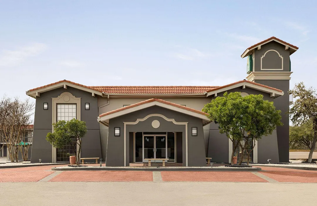 La Quinta Inn By Wyndham San Antonio Lackland-1