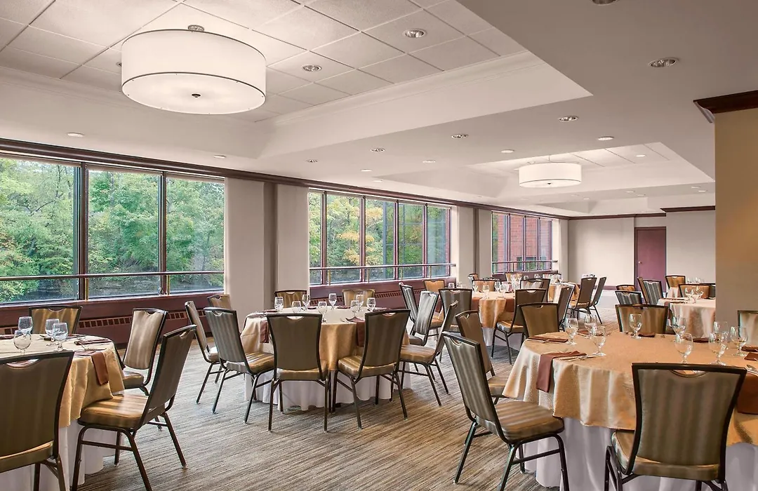 Sheraton Suites Akron Cuyahoga Falls-1