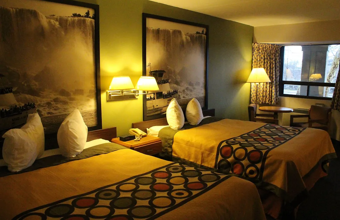 Super 8 By Wyndham Niagara Falls North-1