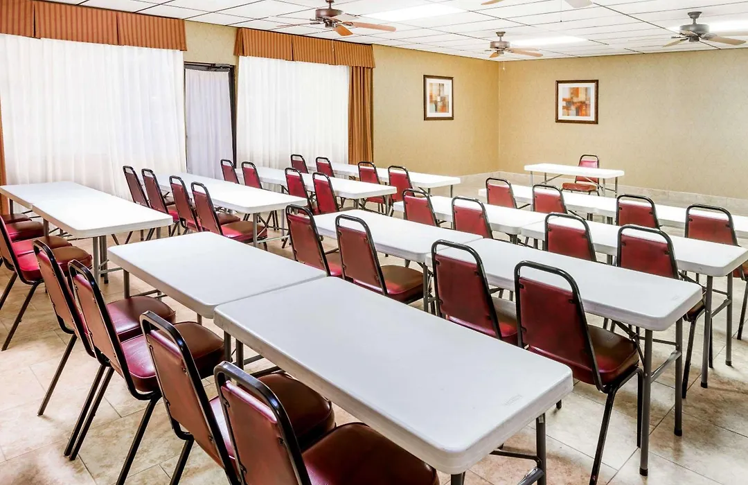Days Inn By Wyndham Batesville-1