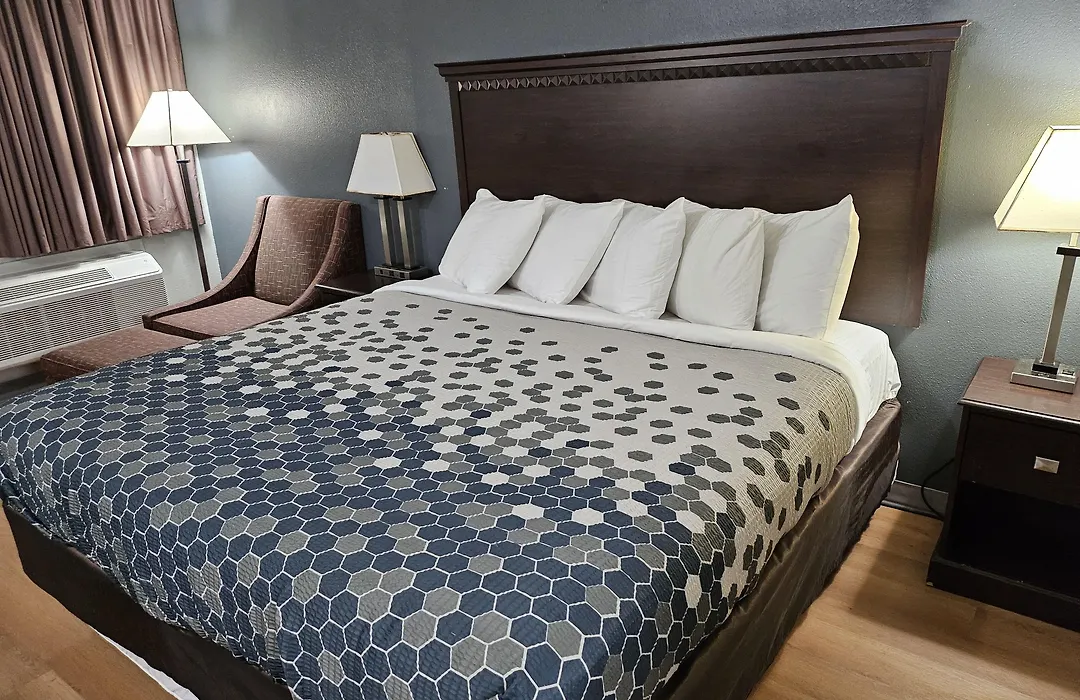 Econo Lodge Biltmore-1