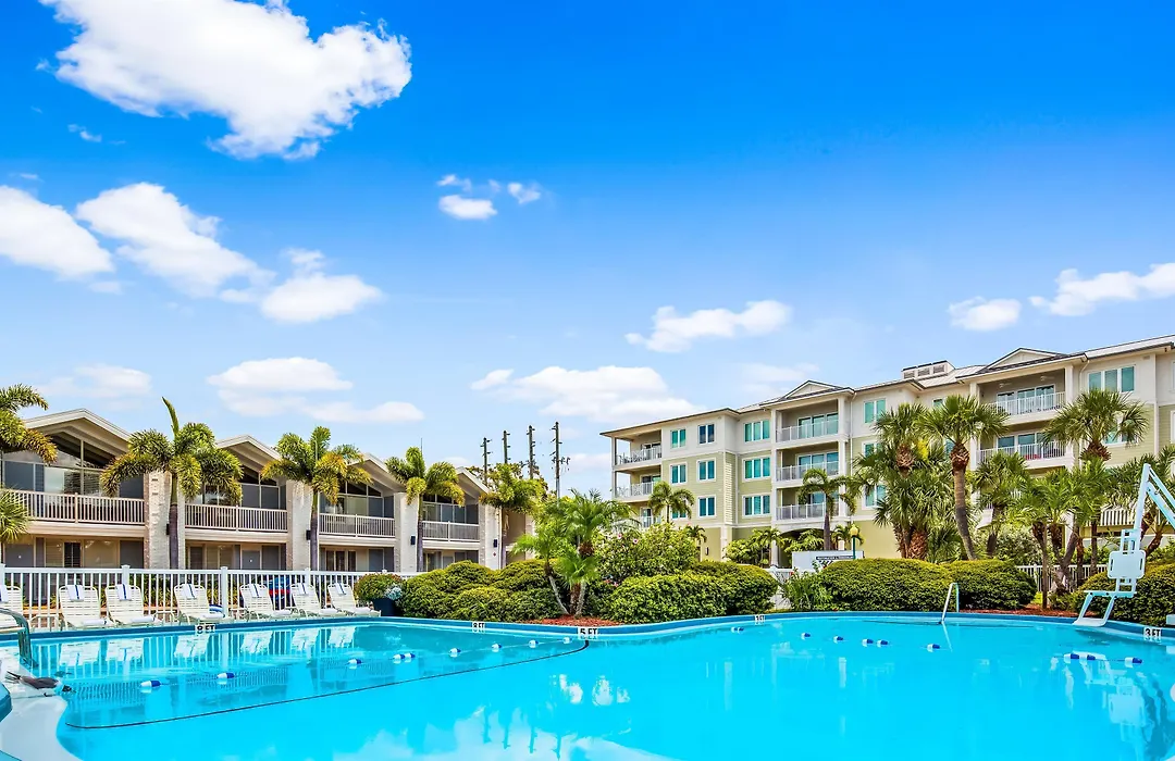 Best Western Plus Yacht Harbor Inn-1