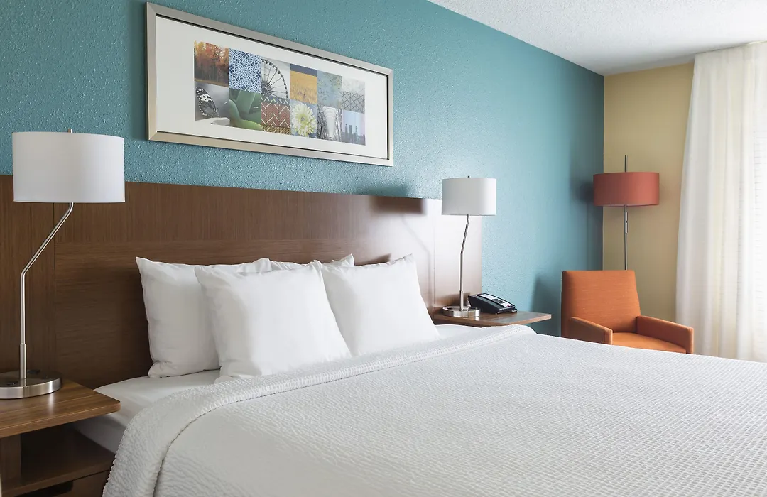Fairfield Inn & Suites Springfield-1