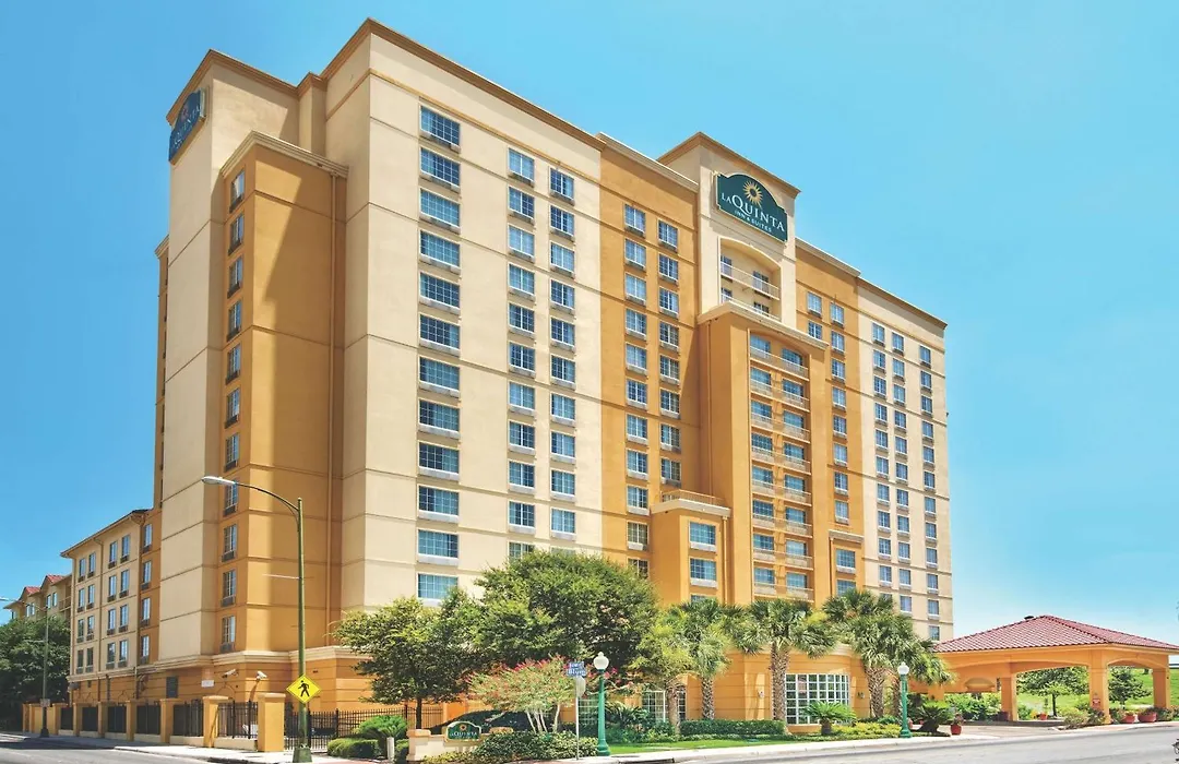 La Quinta Inn & Suites By Wyndham San Antonio Riverwalk-1