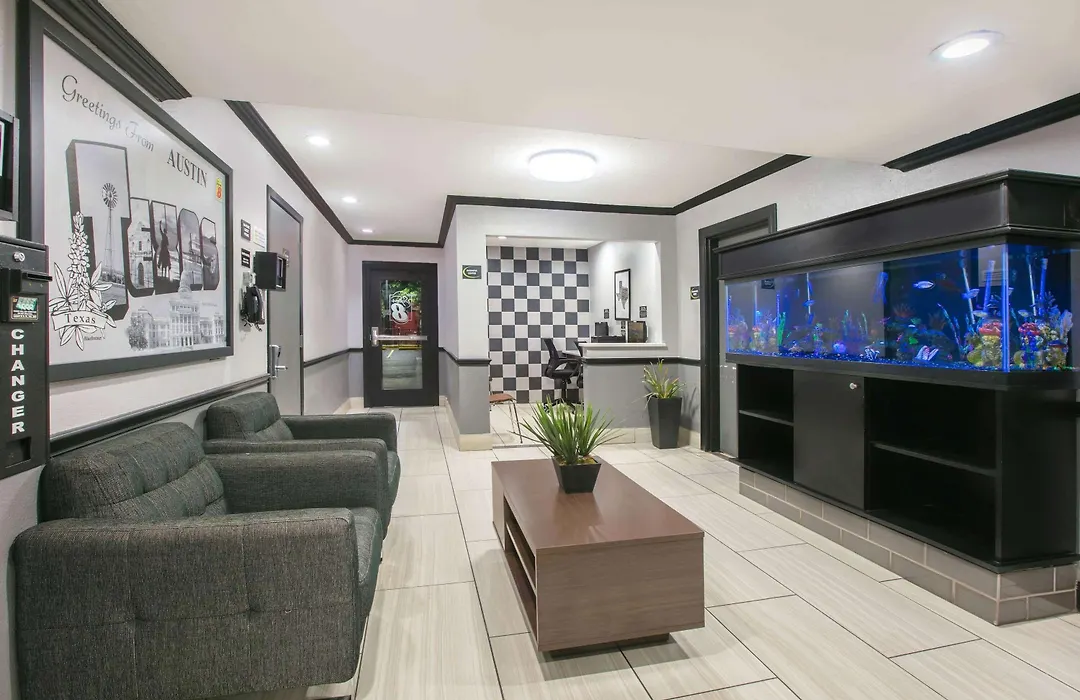 Super 8 By Wyndham Austin University/Downtown Area-1