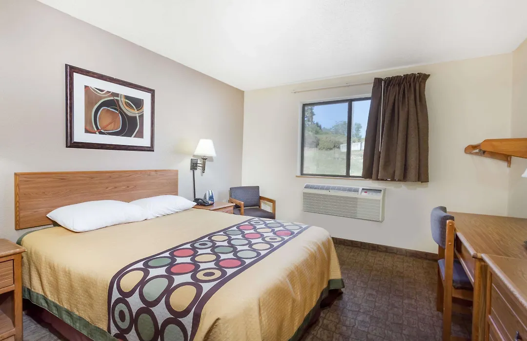 Super 8 By Wyndham Lewisburg-1