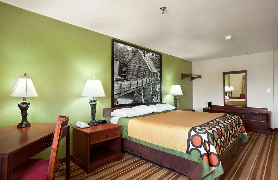 Super 8 By Wyndham Macon-1