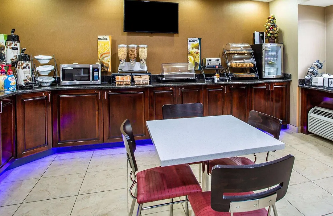 Microtel Inn & Suites By Wyndham Charleston-1
