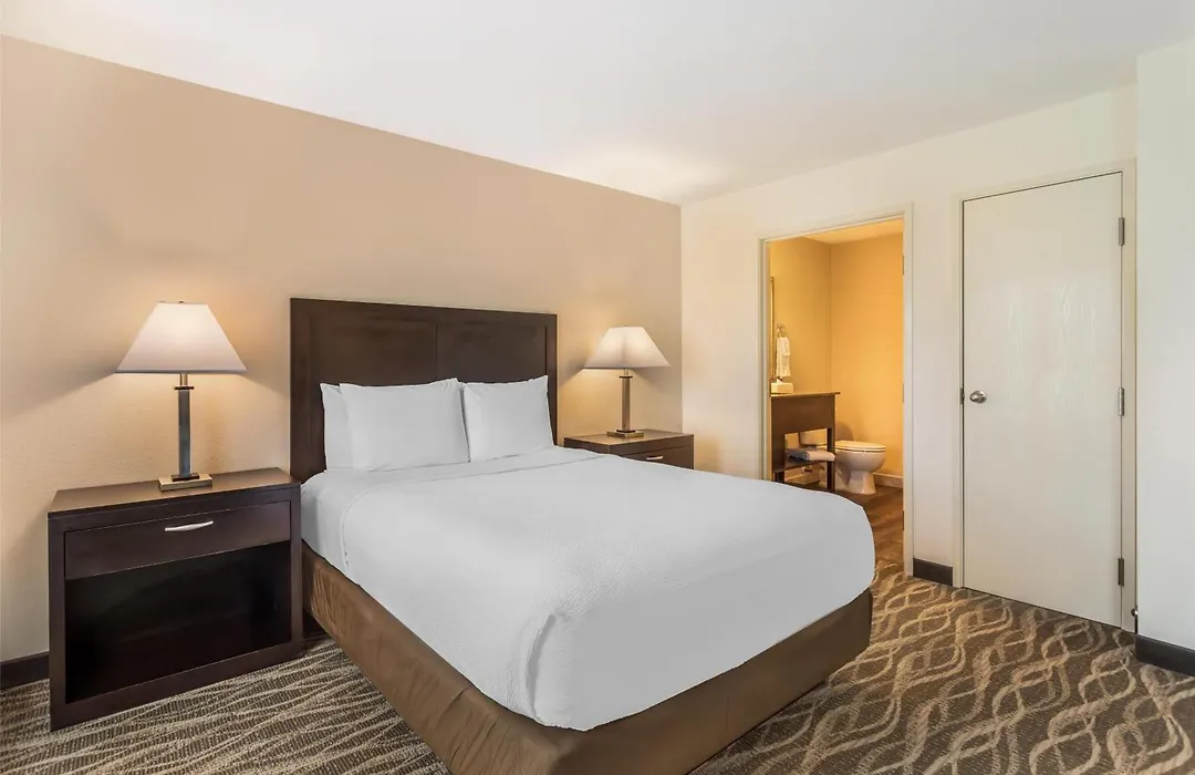 Best Western Plus Valdosta Hotel & Suites-1